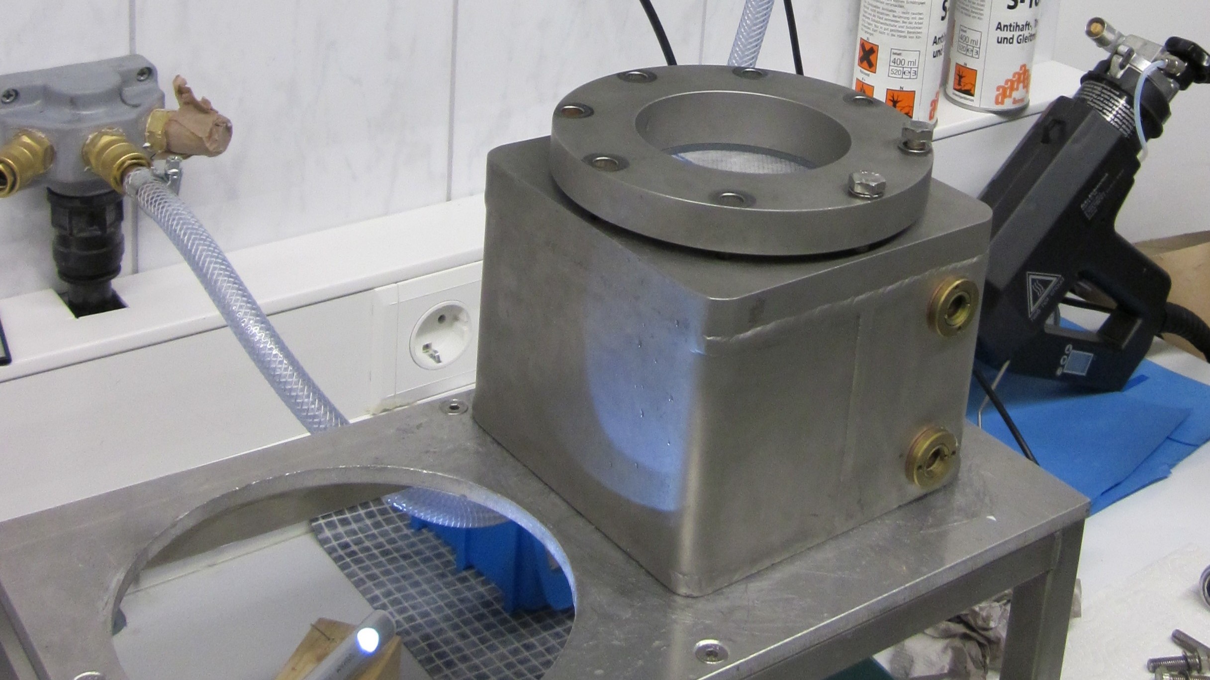 BPhys GD 4ADS 24a hydrostatischer druckversuch.jpg