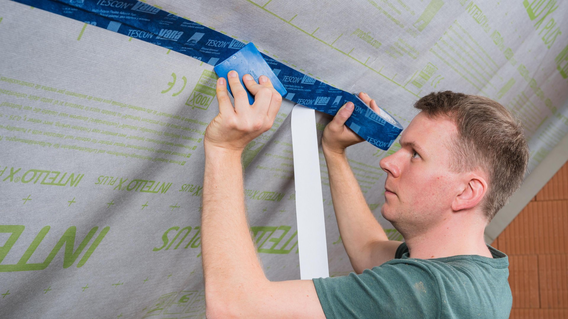 Verklebung der Bahnenüberlappung