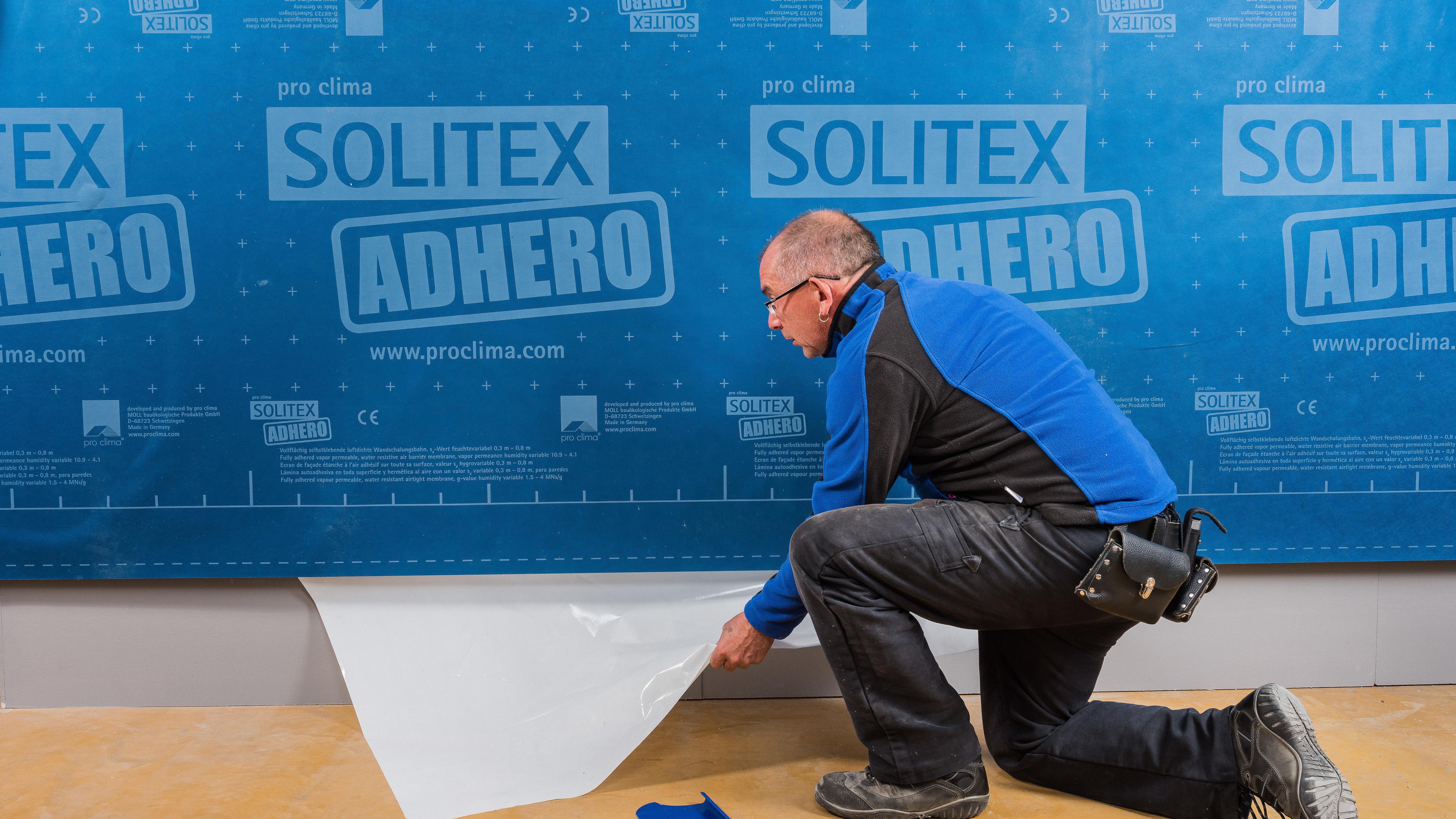 Restliche Trennlage entfernen