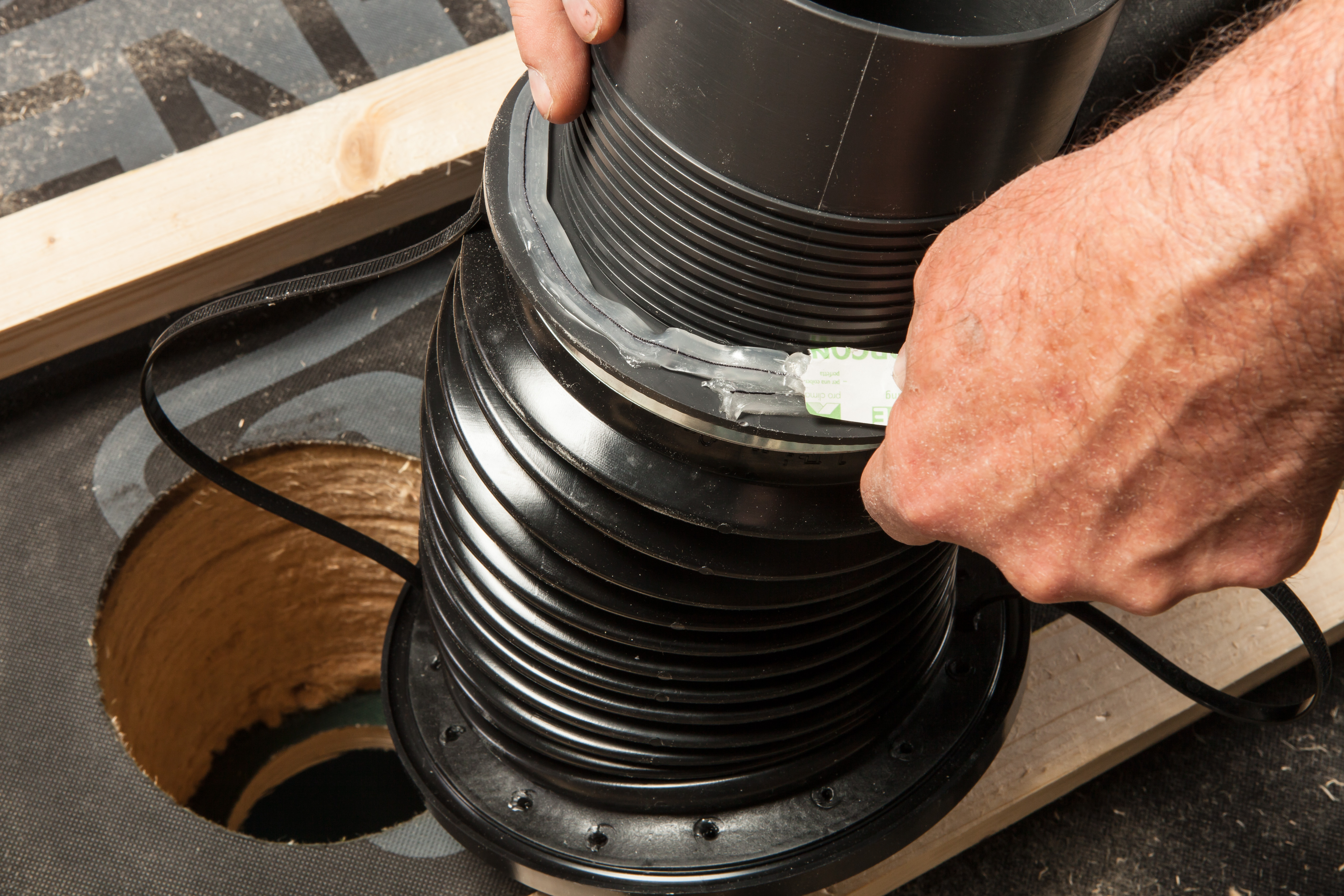 ORCON MULTIBOND am unteren Flansch