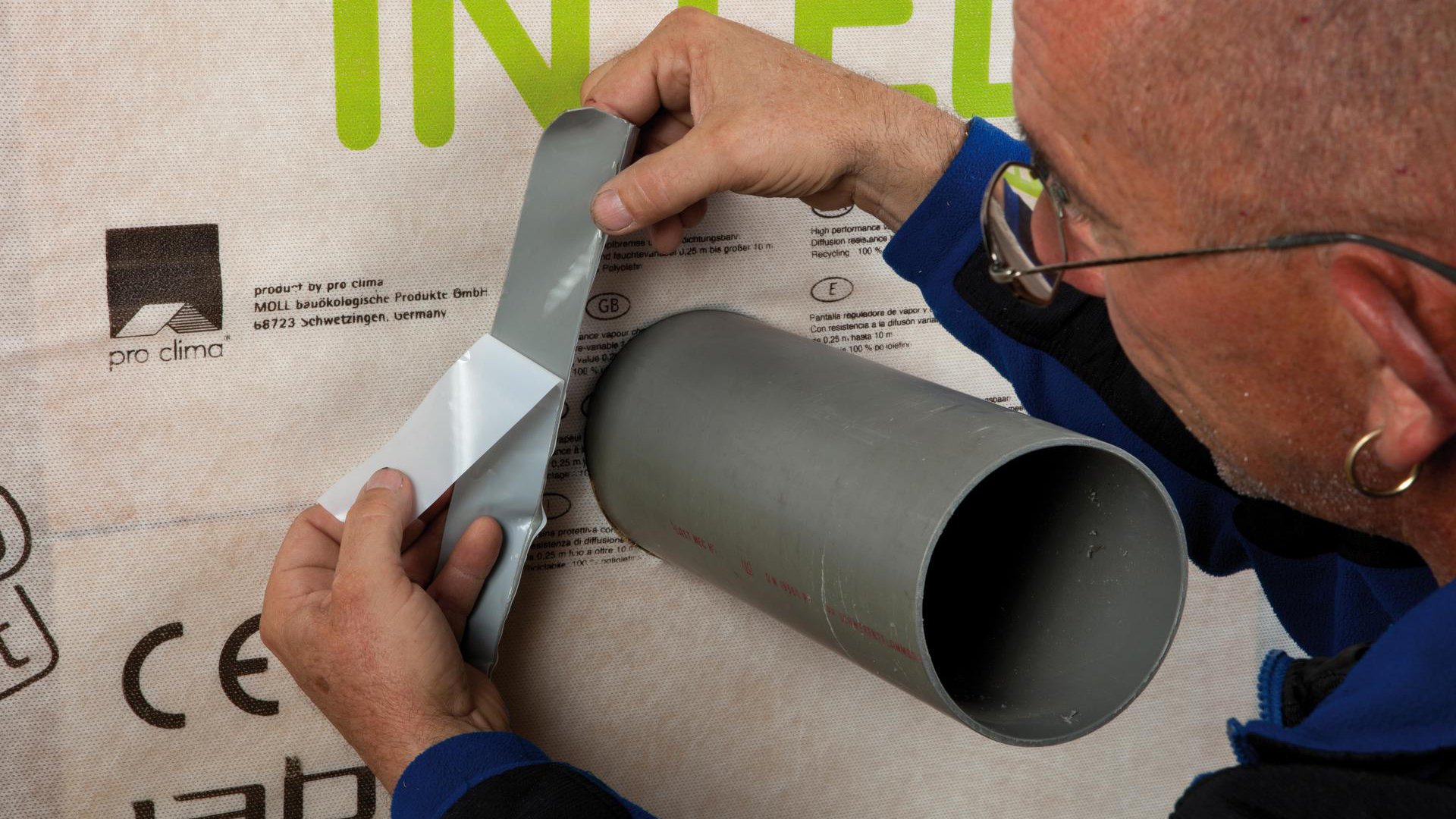 Erste Trennfolie entfernen