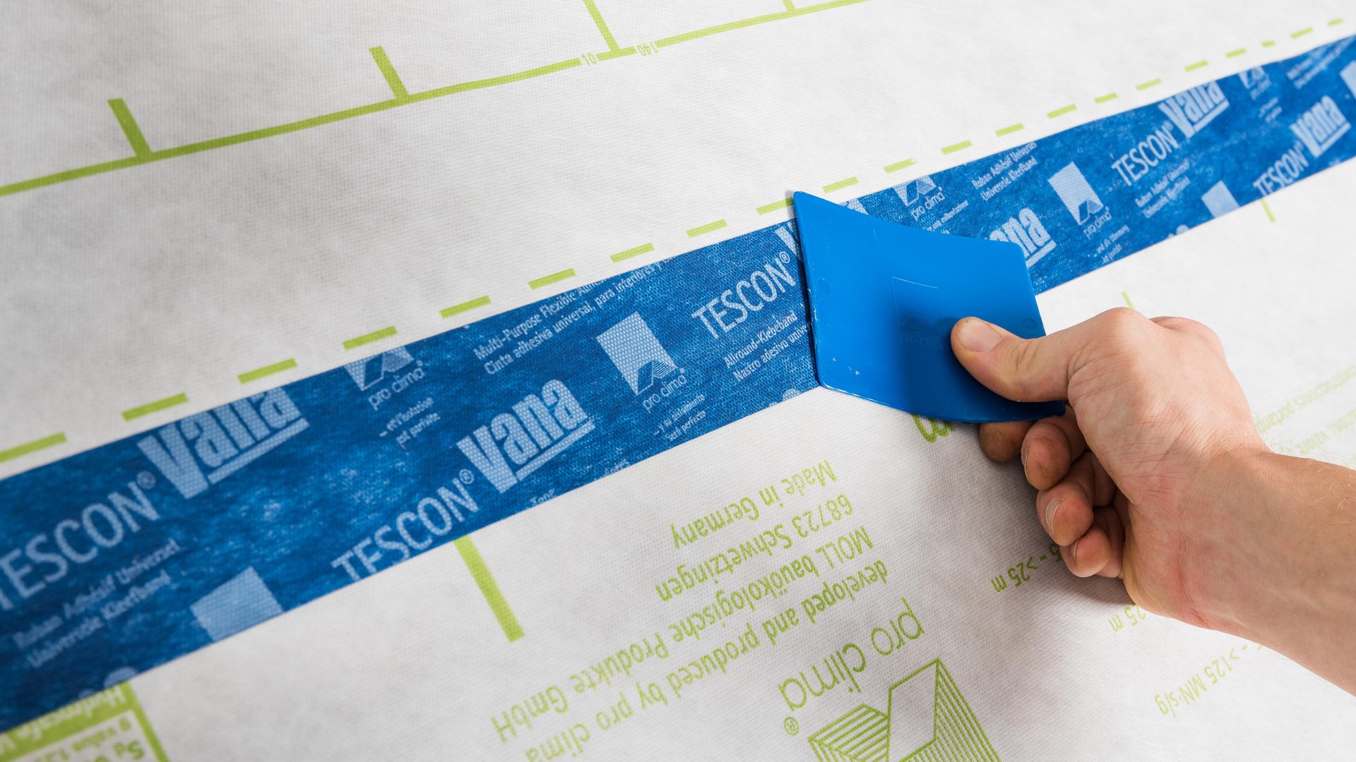 Verklebung fest anreiben