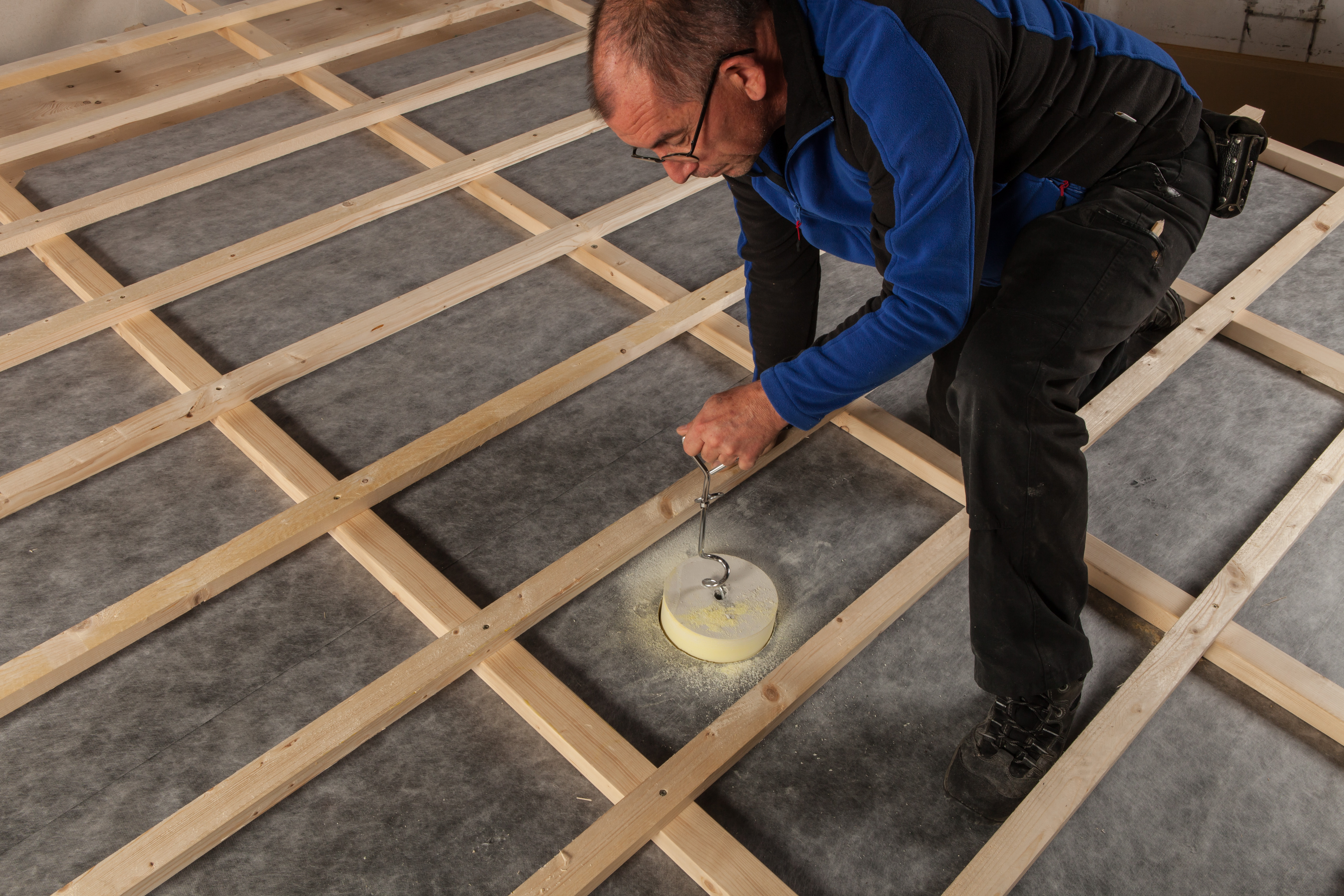 Dämmstoff entfernen