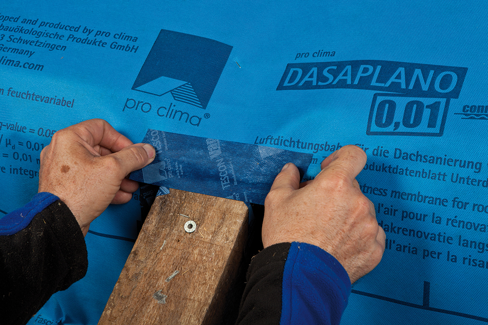 Verkleben auf Sparrenoberseite